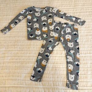 Carter’s 5T Kids Pajama Set Winter Animal Print 2 Piece Polar Bear Penguin